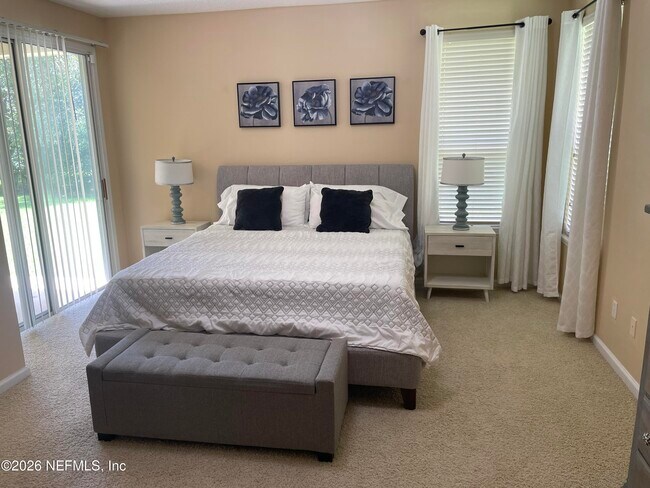 Building Photo - 2543 Willow Creek Dr