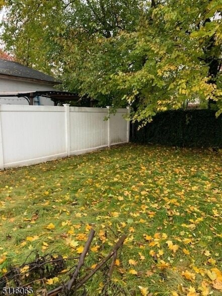 Building Photo - 132 Willow St