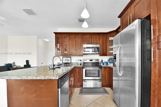 Building Photo - 8713 NW 6th Ct