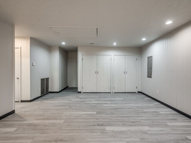 Building Photo - 12136 Thorn Ridge Rd