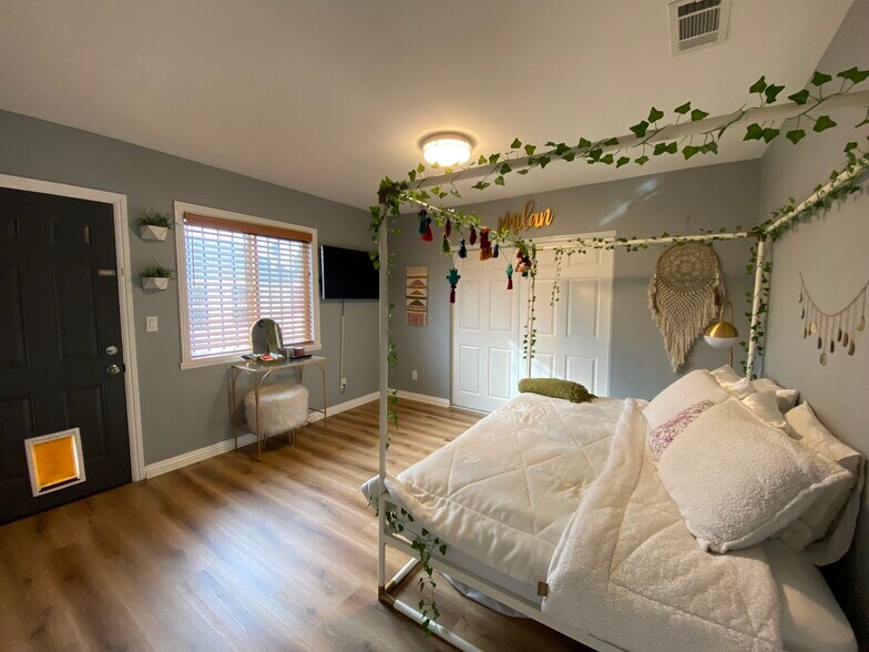 Bedroom 2 - 822 W 110th St