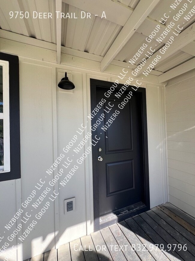 Building Photo - 9750 Deer Trail Dr