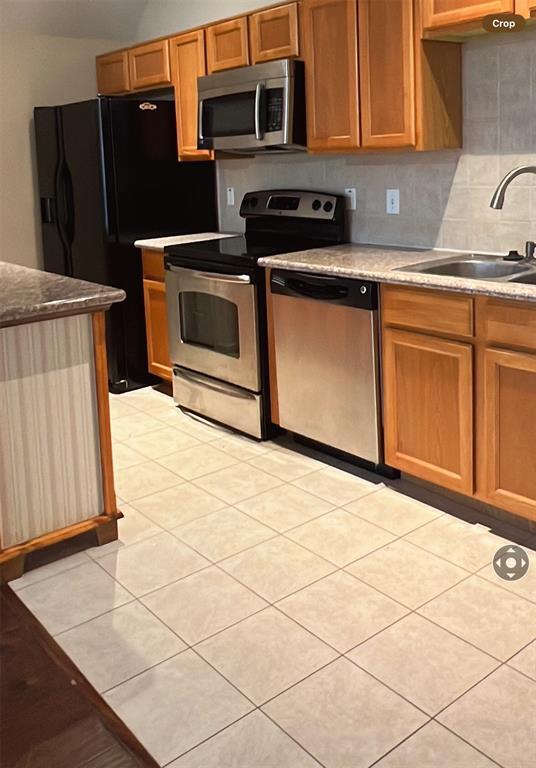 Building Photo - 12121 Dashwood Dr