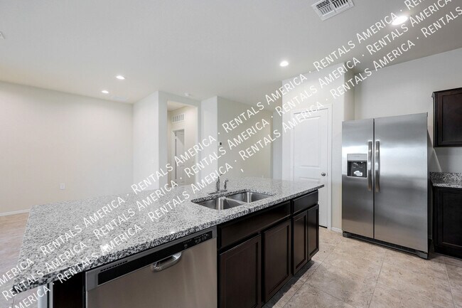 Building Photo - 18436 W Artemisa Ave