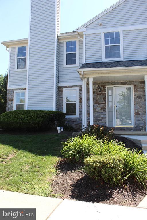 Building Photo - 211 Mews Dr