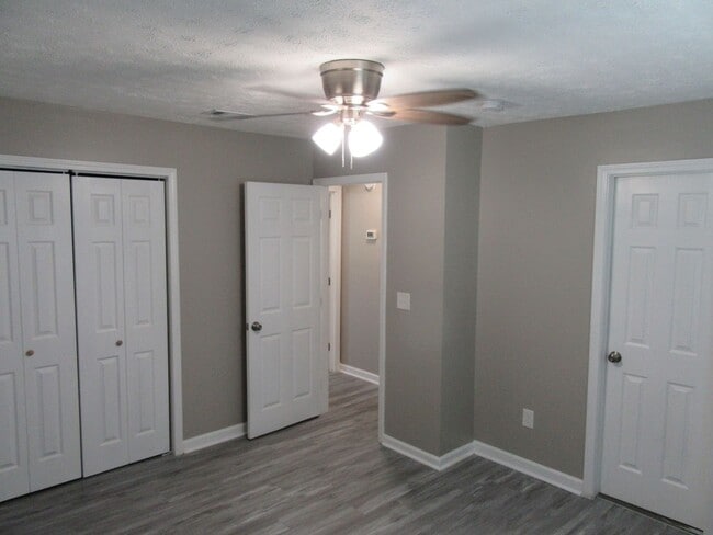 Building Photo - 2912 Sequoia Ave