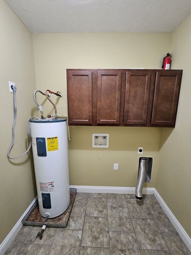 Building Photo - 165 James Dr