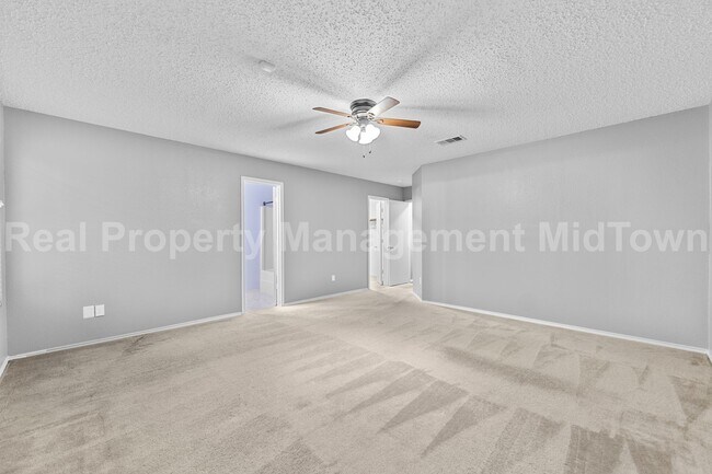Building Photo - Charming 3-Bedroom Home in Arlington – Man...