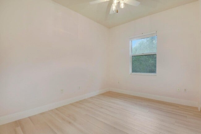 Building Photo - 12643 SE Old Cypress Dr
