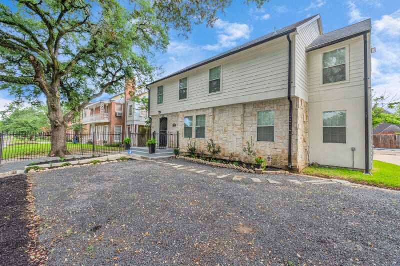 Building Photo - 2817 Southmore Blvd