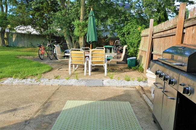 Building Photo - 111 Monmouth Ave