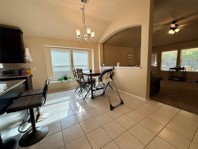 Building Photo - 12115 Rockridge Falls Dr