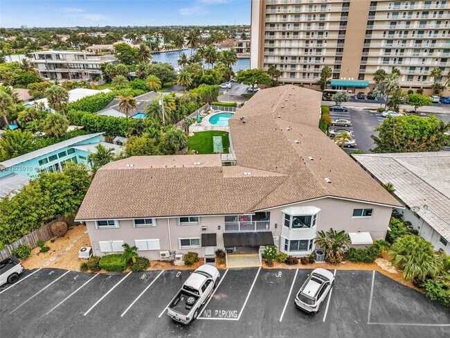 Building Photo - 2501 N Ocean Blvd