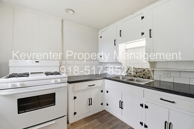 Building Photo - 2 Bed | 1 Bath | Tulsa