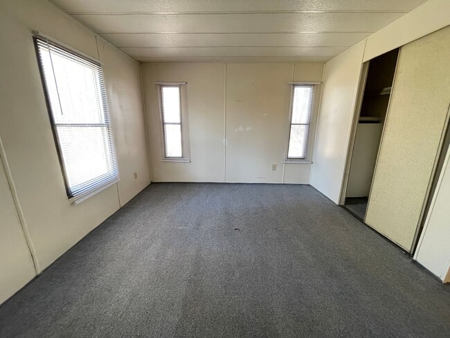 Building Photo - Two bedroom + Office mobile home in peacef...