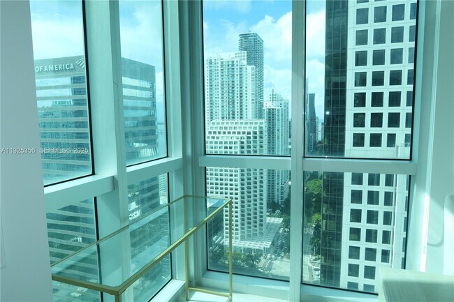Building Photo - 500 Brickell Ave