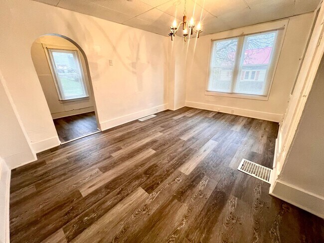 Building Photo - 40-42 Seminole Avenue