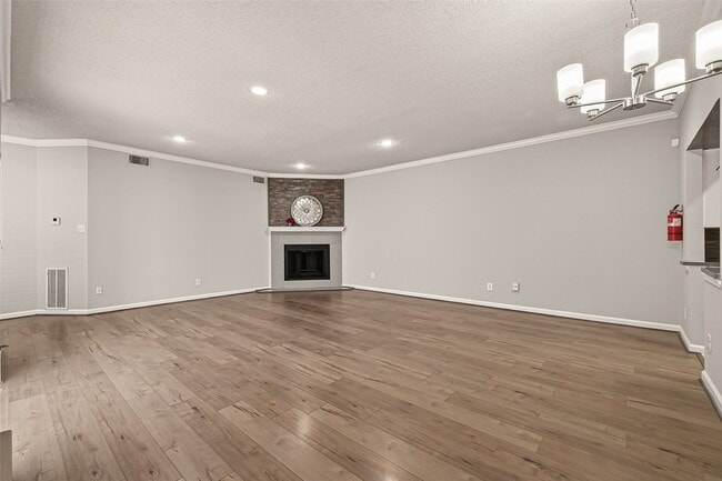 Building Photo - 4024 Breakwood Dr