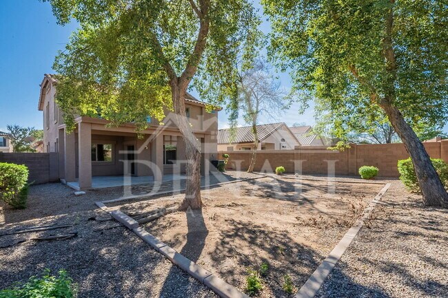Building Photo - 1090 E Taylor Trail