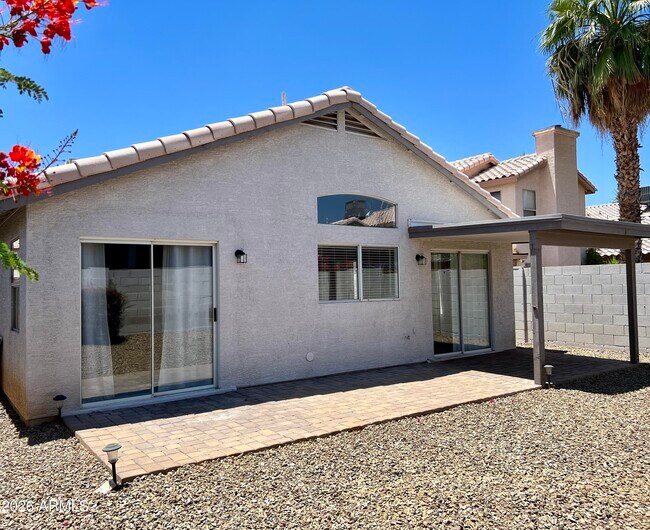 Building Photo - 4050 E Coolbrook Ave