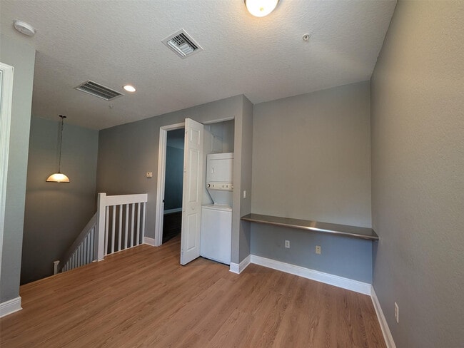 Building Photo - 2851 Prospect Rd