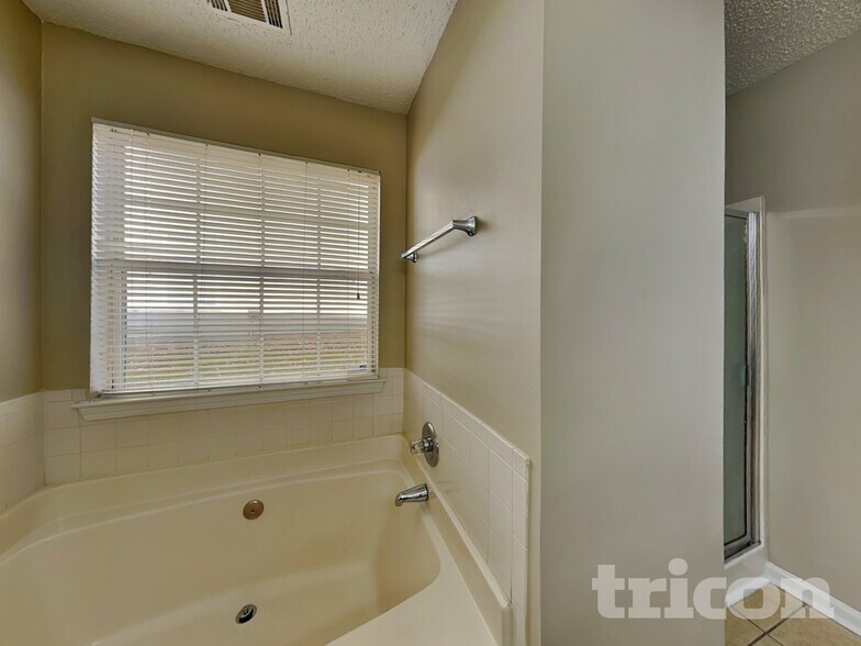 Building Photo - 4265 Reserve Hill Crossing