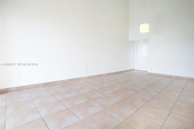 Building Photo - 9441 Fontainebleau Blvd