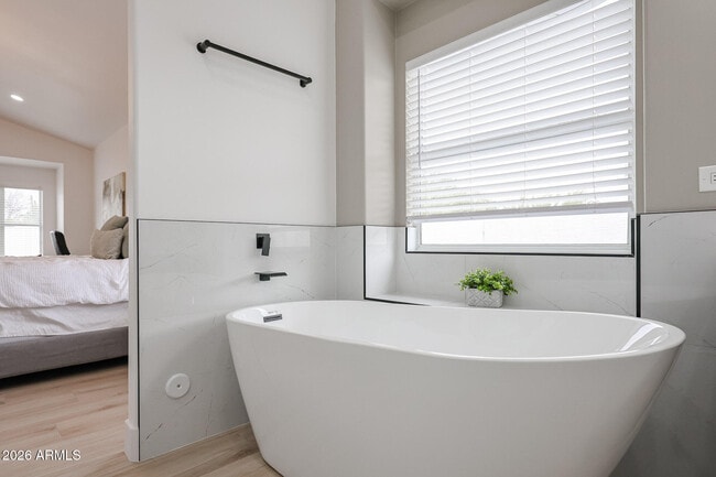 Building Photo - 8156 E Questa Rd