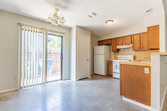 Building Photo - 6201 Berkett Cove