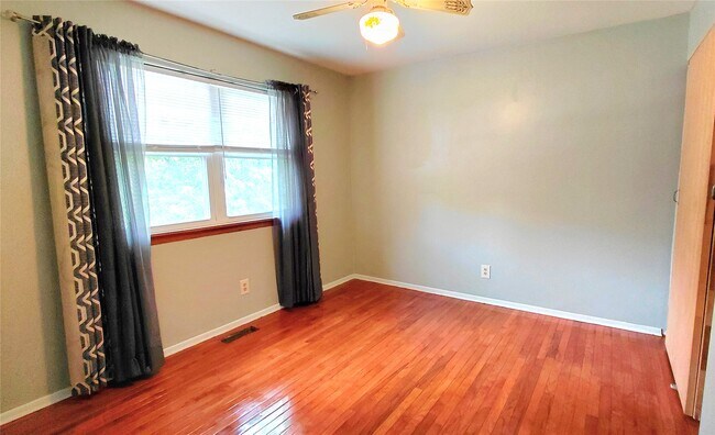 Building Photo - 1529 Codorniz Ln