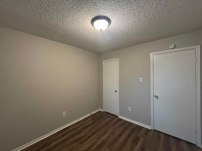 Building Photo - 3465 Cherry Cove W