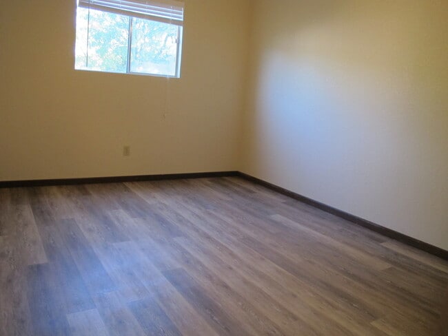 Building Photo - 3810 Brookhill Dr