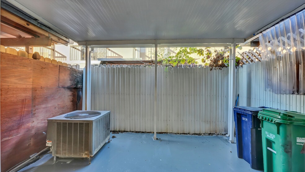 Building Photo - 1917 SW 107th Ave