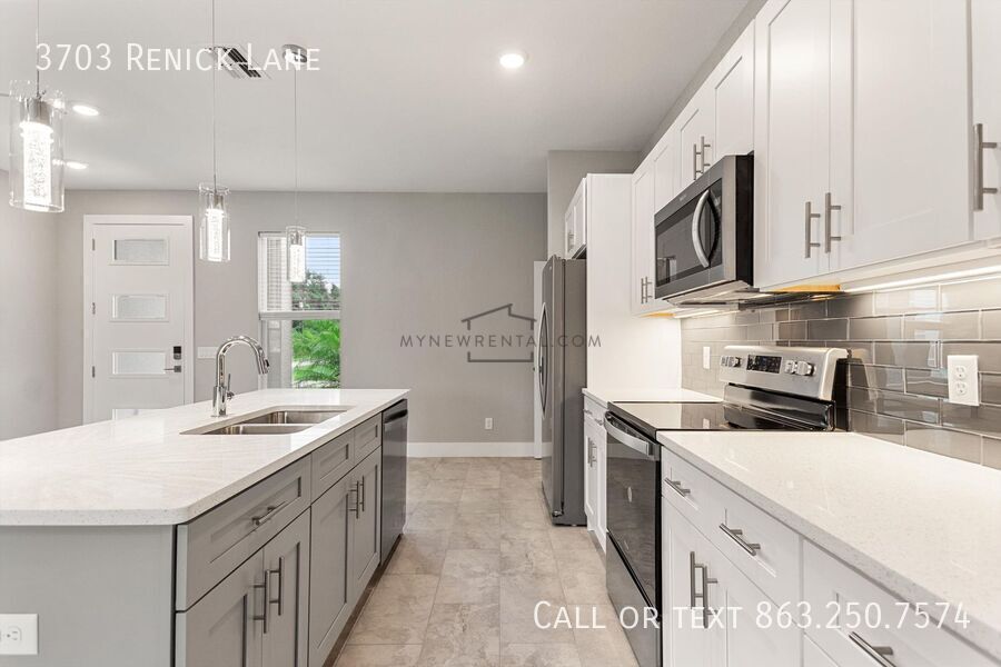 Building Photo - 3703 Renick Ln