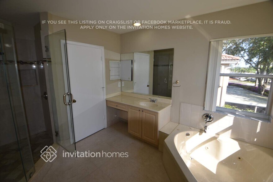 Building Photo - 7898 NW 17th Pl