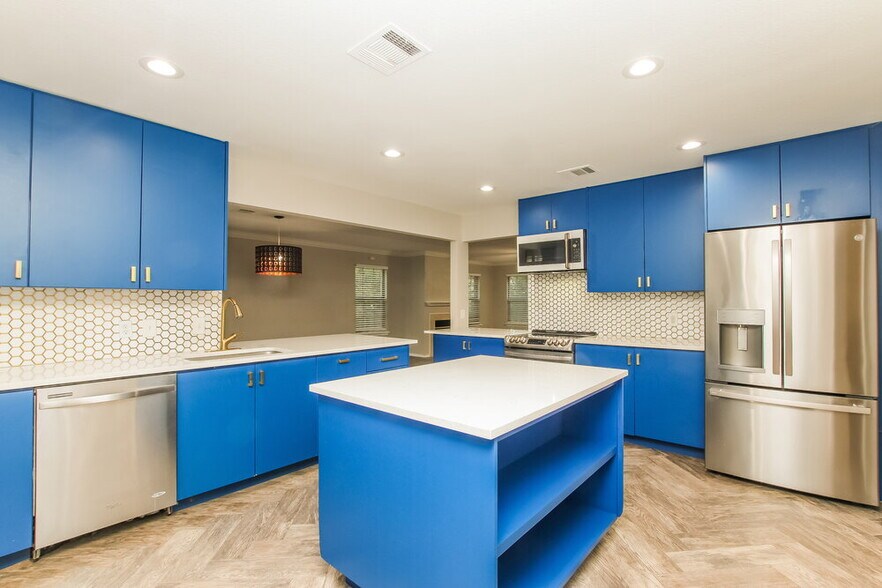 Building Photo - 19716 San Chisolm Dr