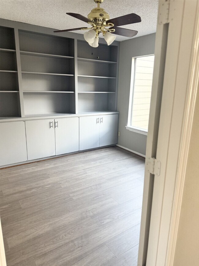 Building Photo - 10326 Cook Rd