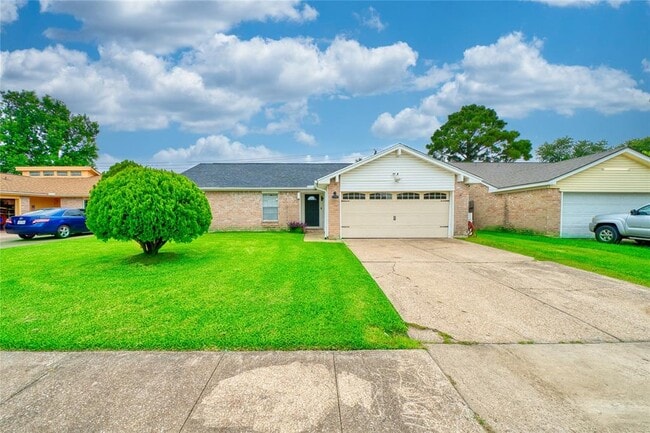 Primary Photo - 1323 Oakengates Dr