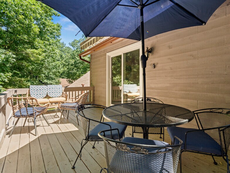 Building Photo - 28 Turnberry Dr