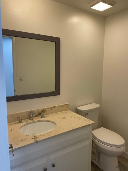 Powder Room - 6052 Pat Ave