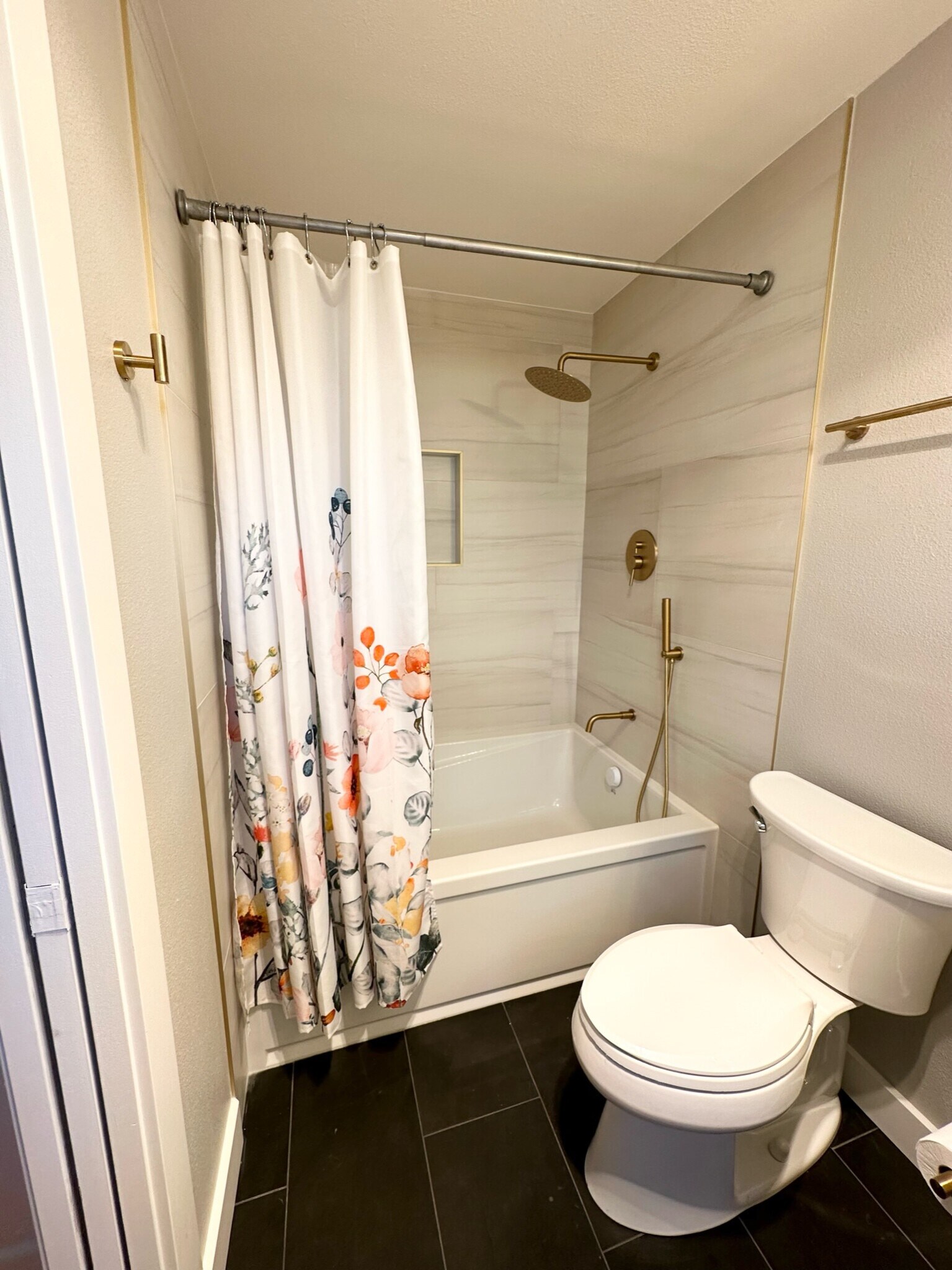 Bathroom #2 (master bath) - 2572 14th Ave W