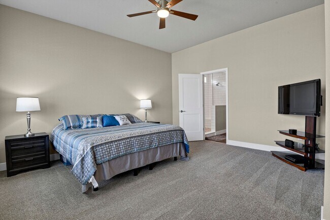 Building Photo - Single Family w/ Elegance