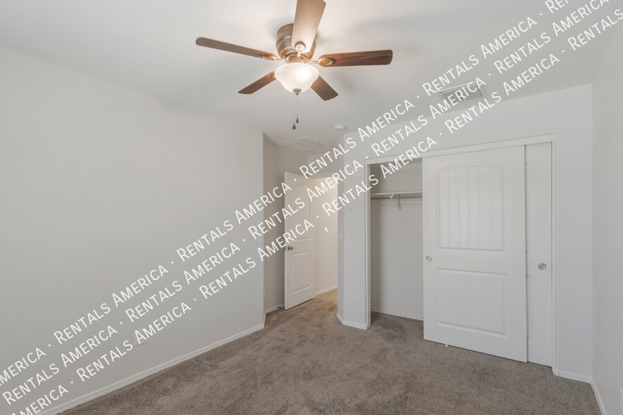 Building Photo - 1744 E Desert Breeze Pl