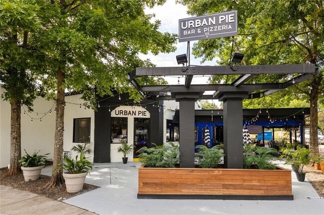 Building Photo - 2238 Ridgedale Rd NE