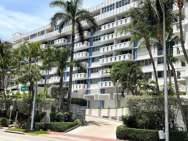 Building Photo - 800 West Ave