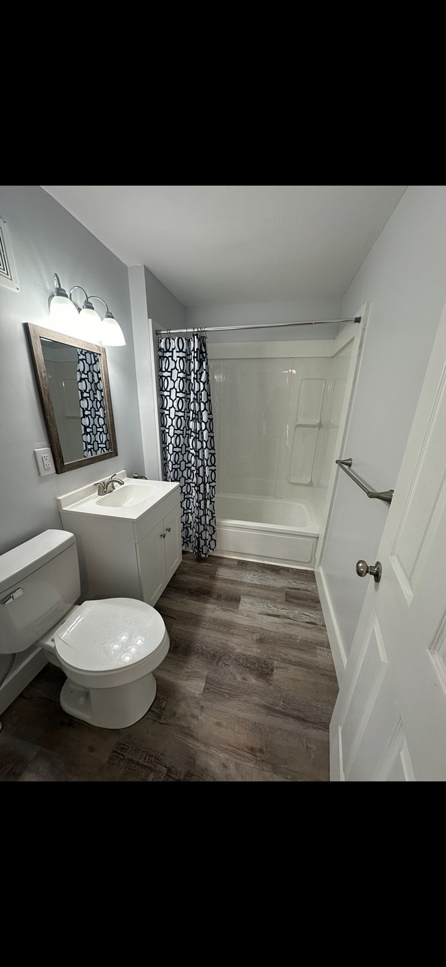 Building Photo - 19 Glen Ave