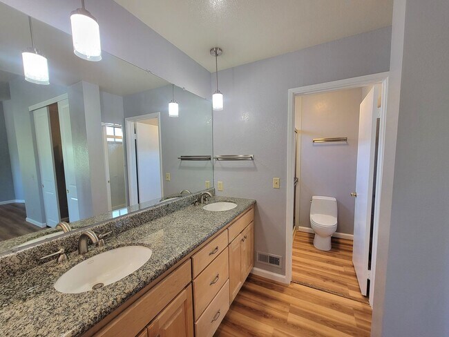 Building Photo - Spacious Beauty with Remodeled Kitchen and...