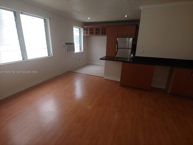 Building Photo - 7928 Harding Ave