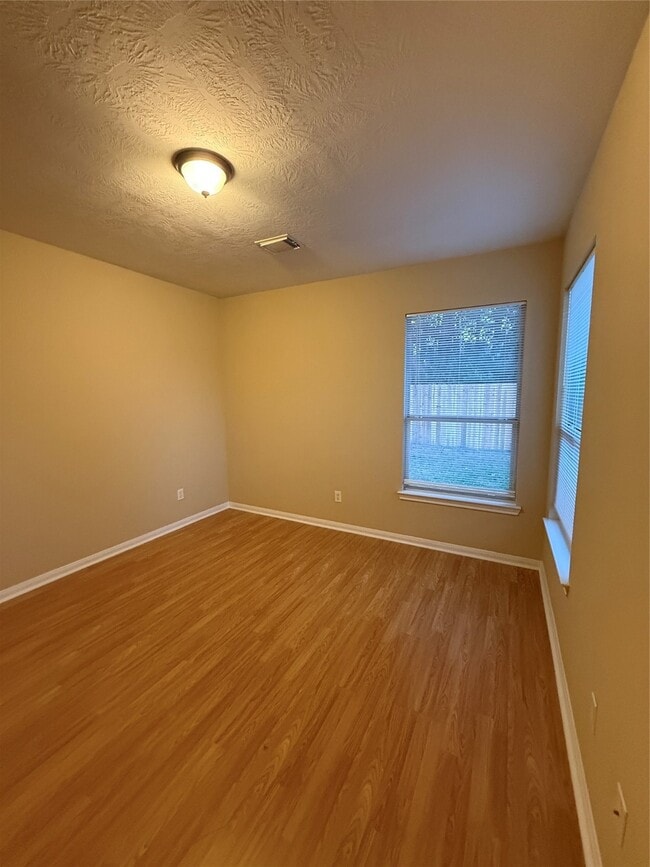 Building Photo - 22031 Falvel Dr