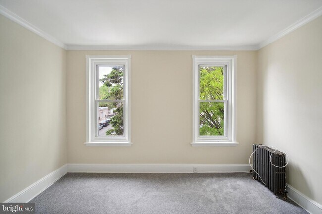 Building Photo - 455 Ripka St